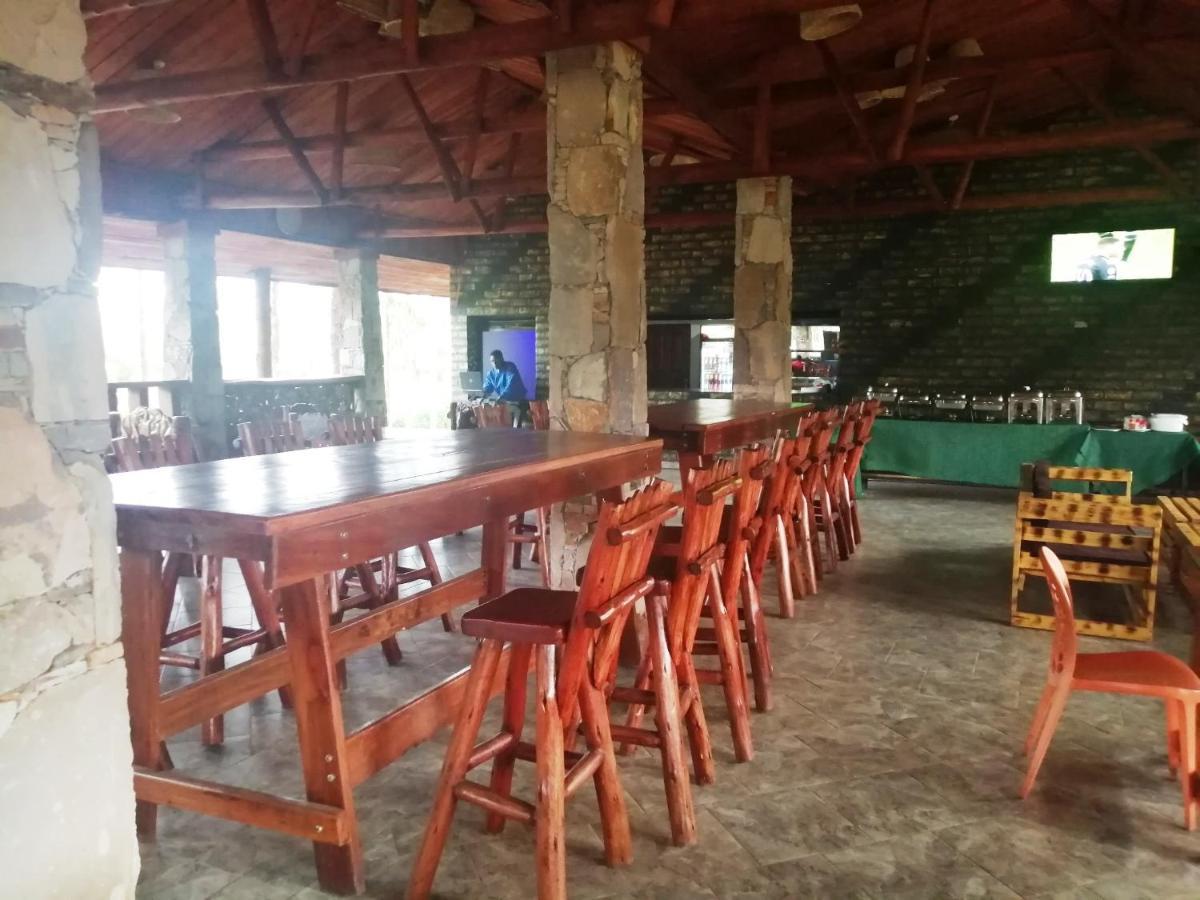 Murchison Backpackers Masindi エクステリア 写真