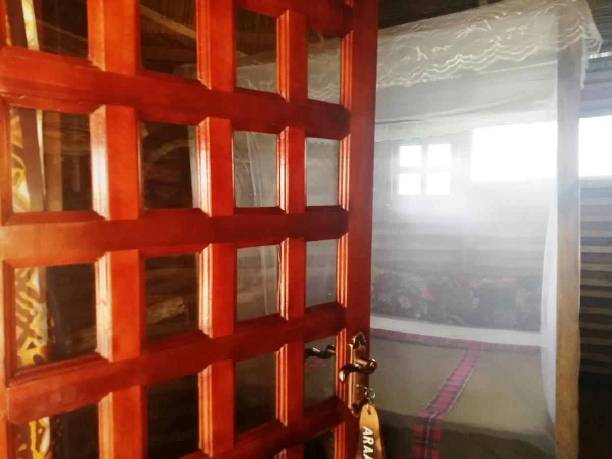 Murchison Backpackers Masindi エクステリア 写真
