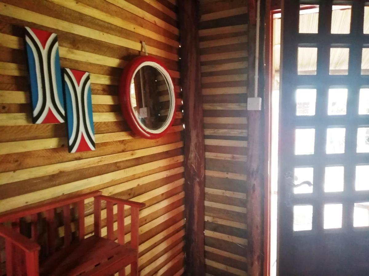 Murchison Backpackers Masindi エクステリア 写真