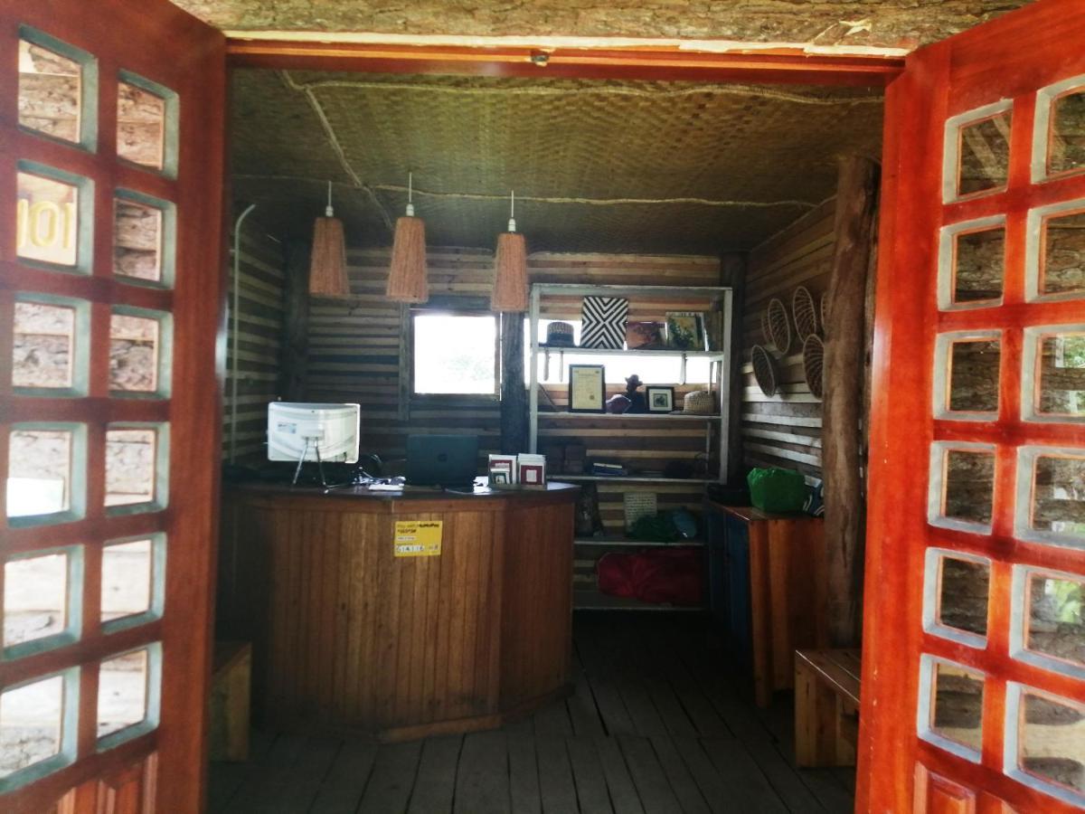 Murchison Backpackers Masindi エクステリア 写真