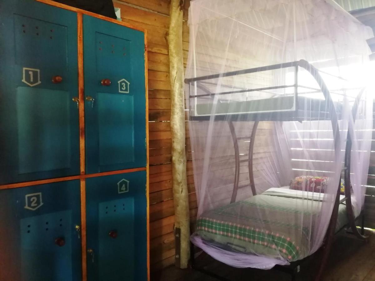 Murchison Backpackers Masindi エクステリア 写真