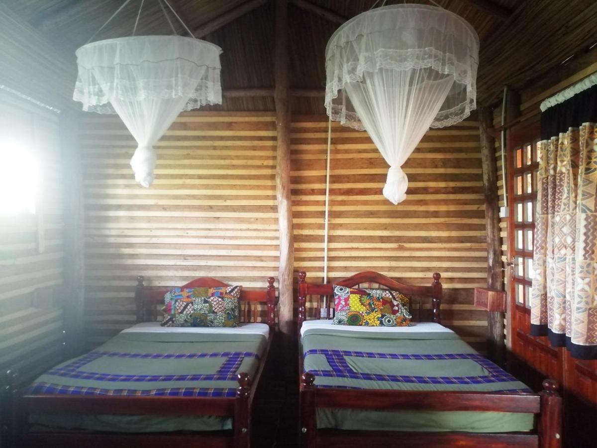 Murchison Backpackers Masindi エクステリア 写真