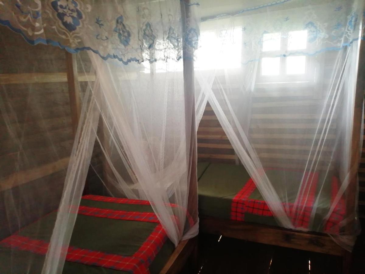 Murchison Backpackers Masindi エクステリア 写真