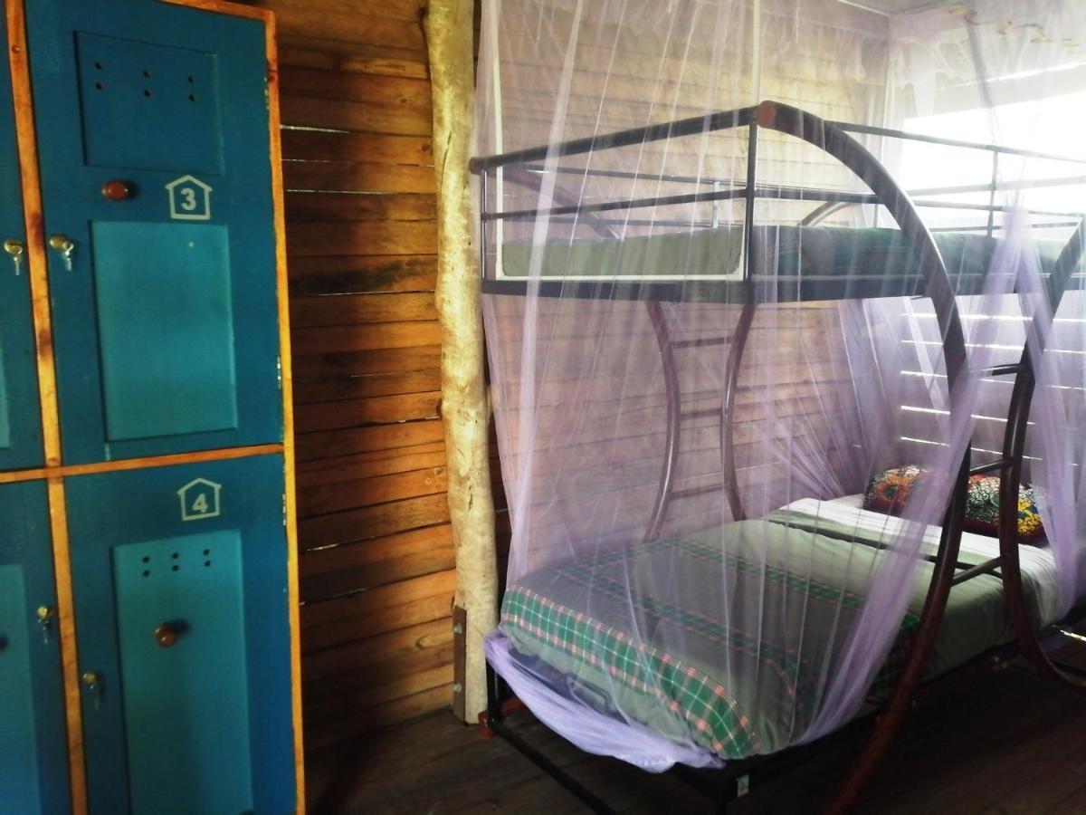 Murchison Backpackers Masindi エクステリア 写真