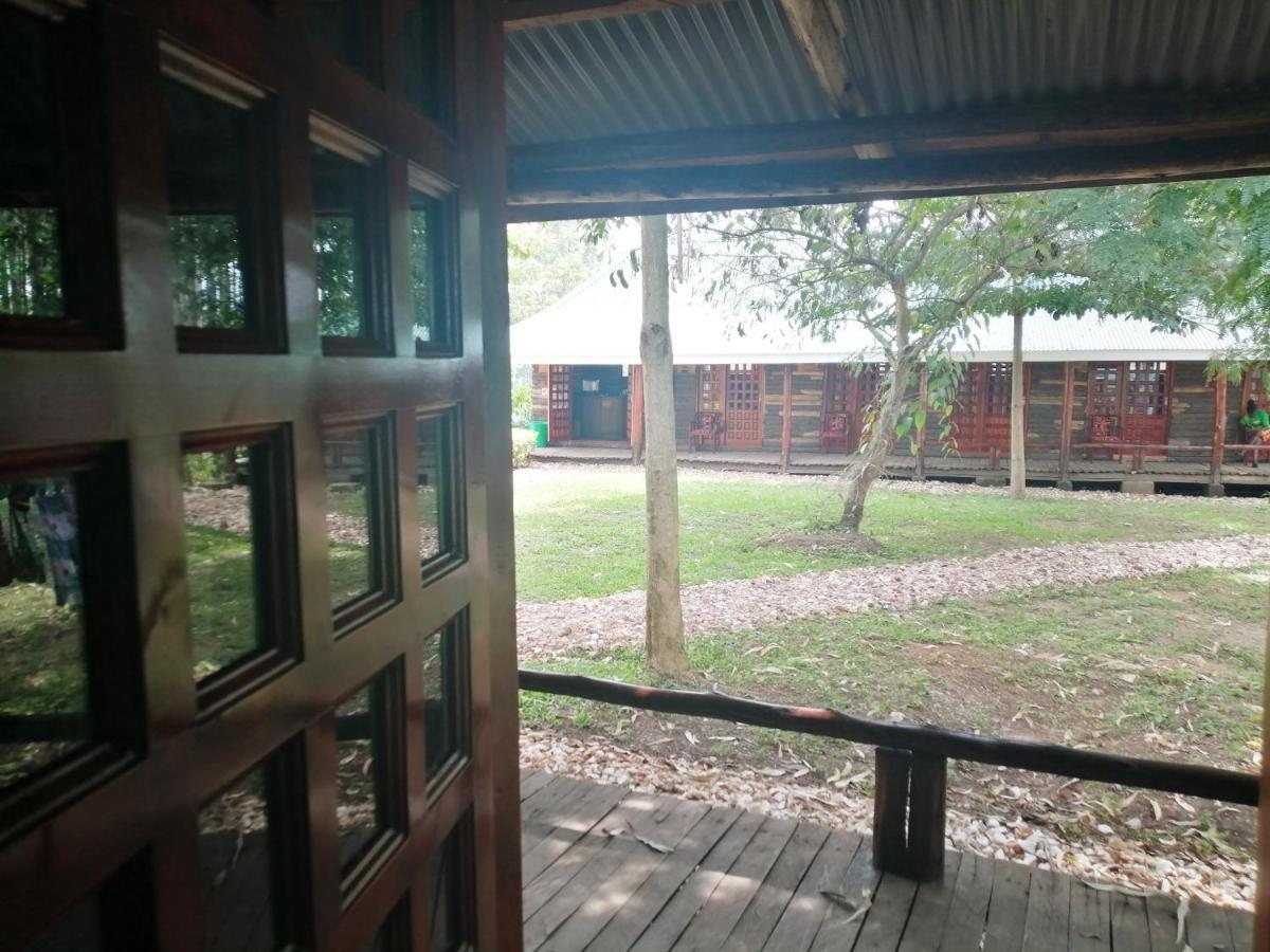 Murchison Backpackers Masindi エクステリア 写真
